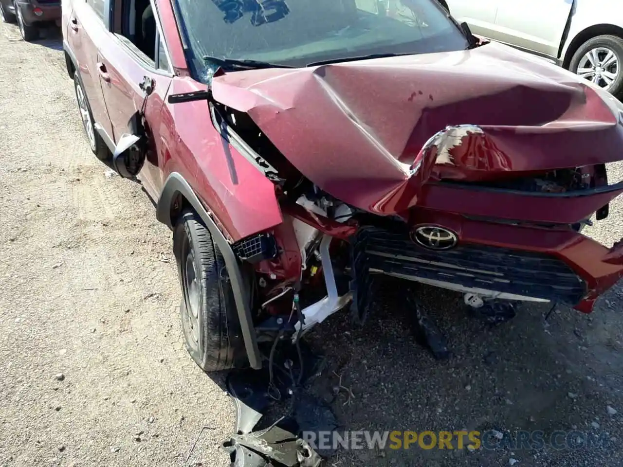 9 Photograph of a damaged car 2T3F1RFV8MW190226 TOYOTA RAV4 2021