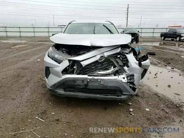 10 Photograph of a damaged car 2T3F1RFV8MW193370 TOYOTA RAV4 2021
