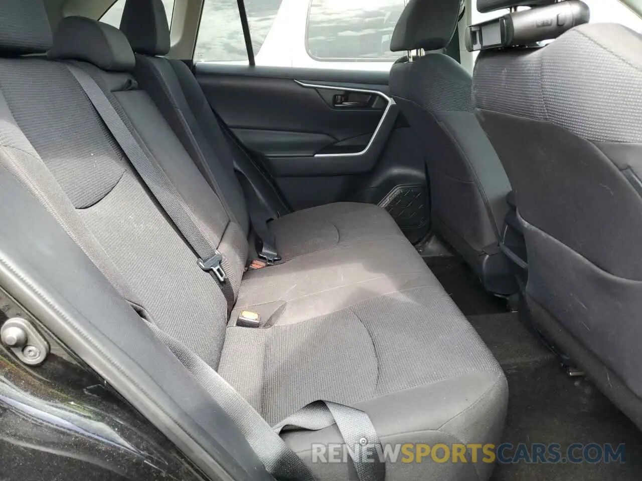 11 Photograph of a damaged car 2T3F1RFV9MC156877 TOYOTA RAV4 2021