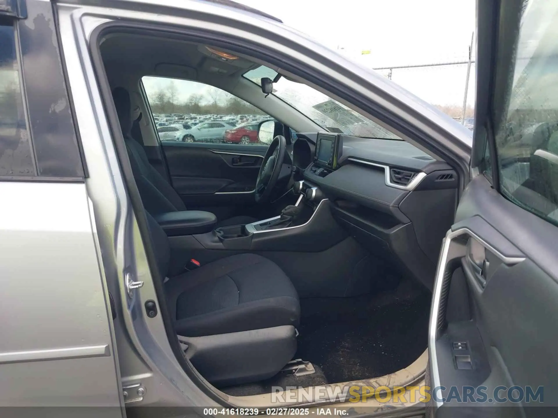 5 Photograph of a damaged car 2T3F1RFV9MC234218 TOYOTA RAV4 2021