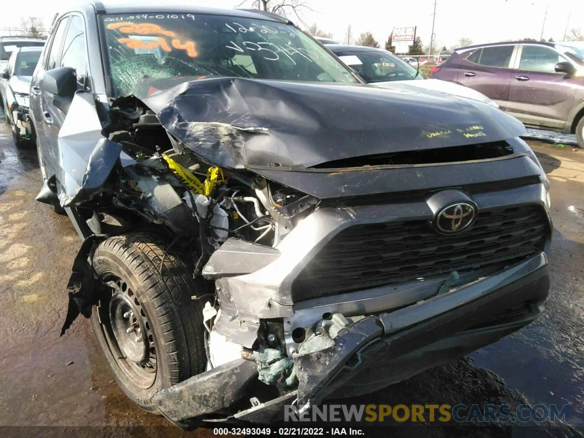 6 Photograph of a damaged car 2T3F1RFV9MW183740 TOYOTA RAV4 2021