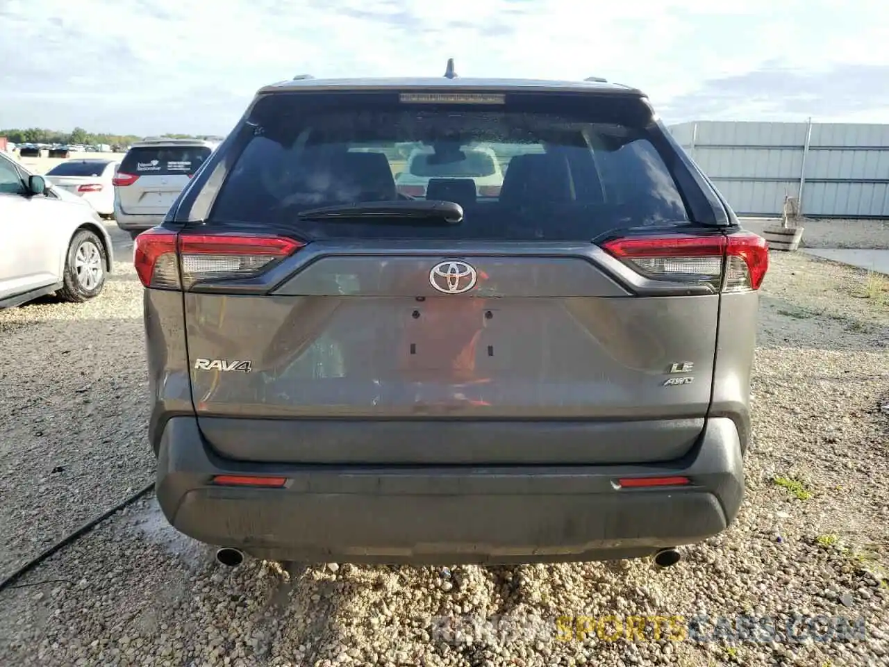 6 Photograph of a damaged car 2T3F1RFV9MW202464 TOYOTA RAV4 2021