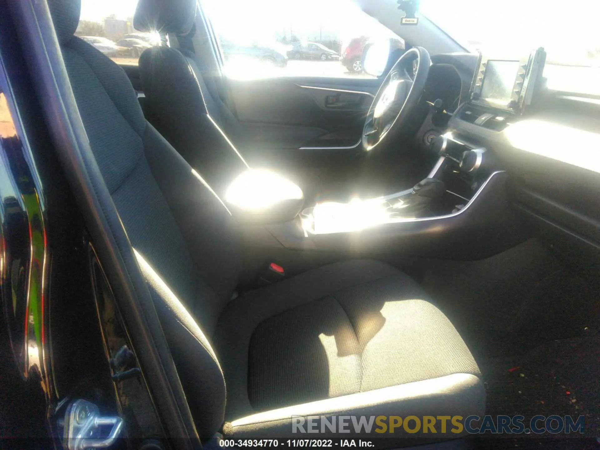 5 Photograph of a damaged car 2T3F1RFVXMC187040 TOYOTA RAV4 2021