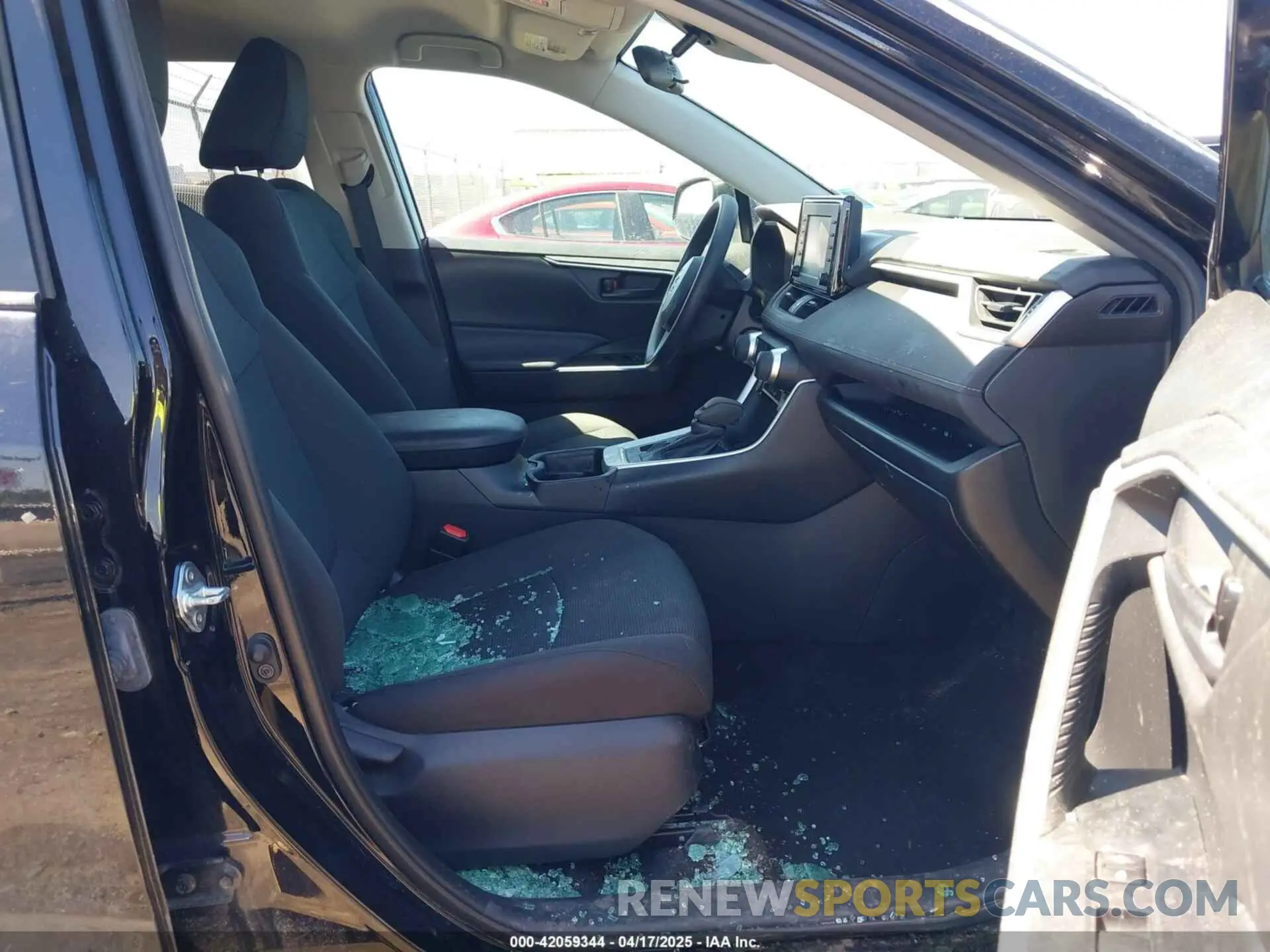 5 Photograph of a damaged car 2T3F1RFVXMC198006 TOYOTA RAV4 2021