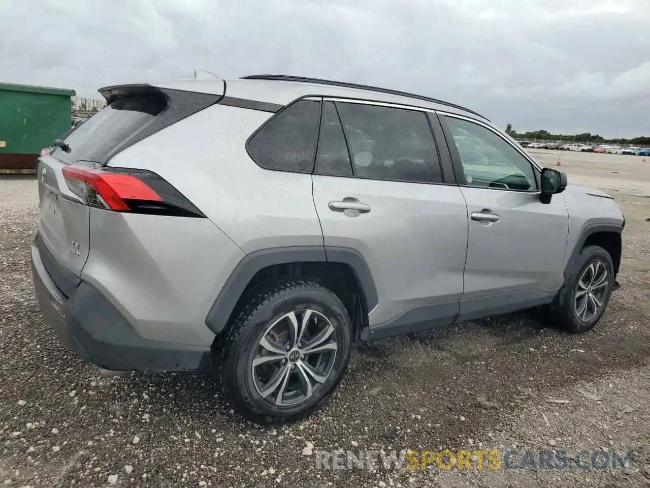 3 Photograph of a damaged car 2T3F1RFVXMC210266 TOYOTA RAV4 2021