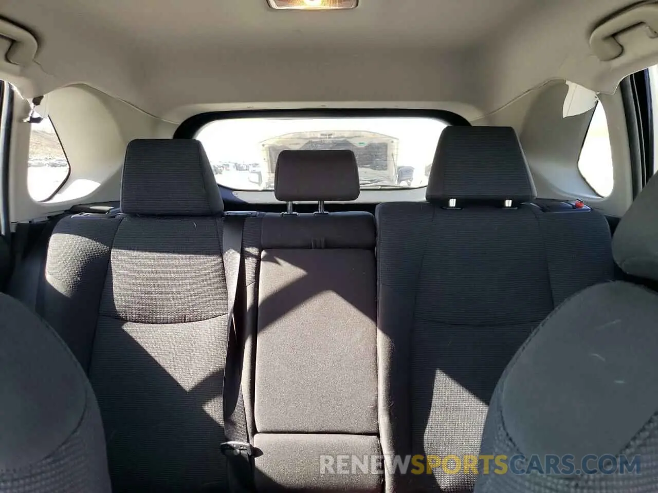 10 Photograph of a damaged car 2T3F1RFVXMW155865 TOYOTA RAV4 2021