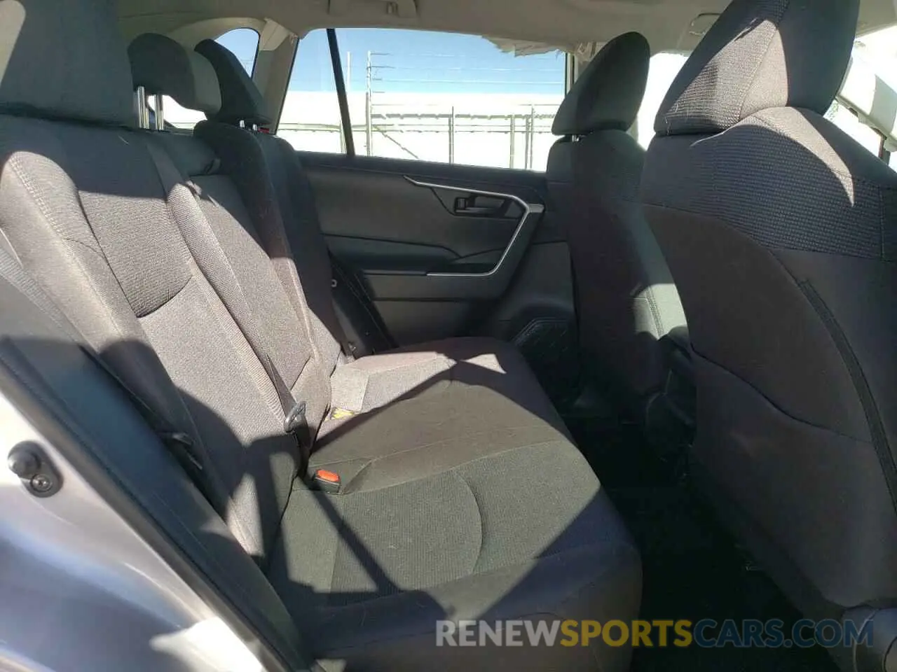 11 Photograph of a damaged car 2T3F1RFVXMW155865 TOYOTA RAV4 2021