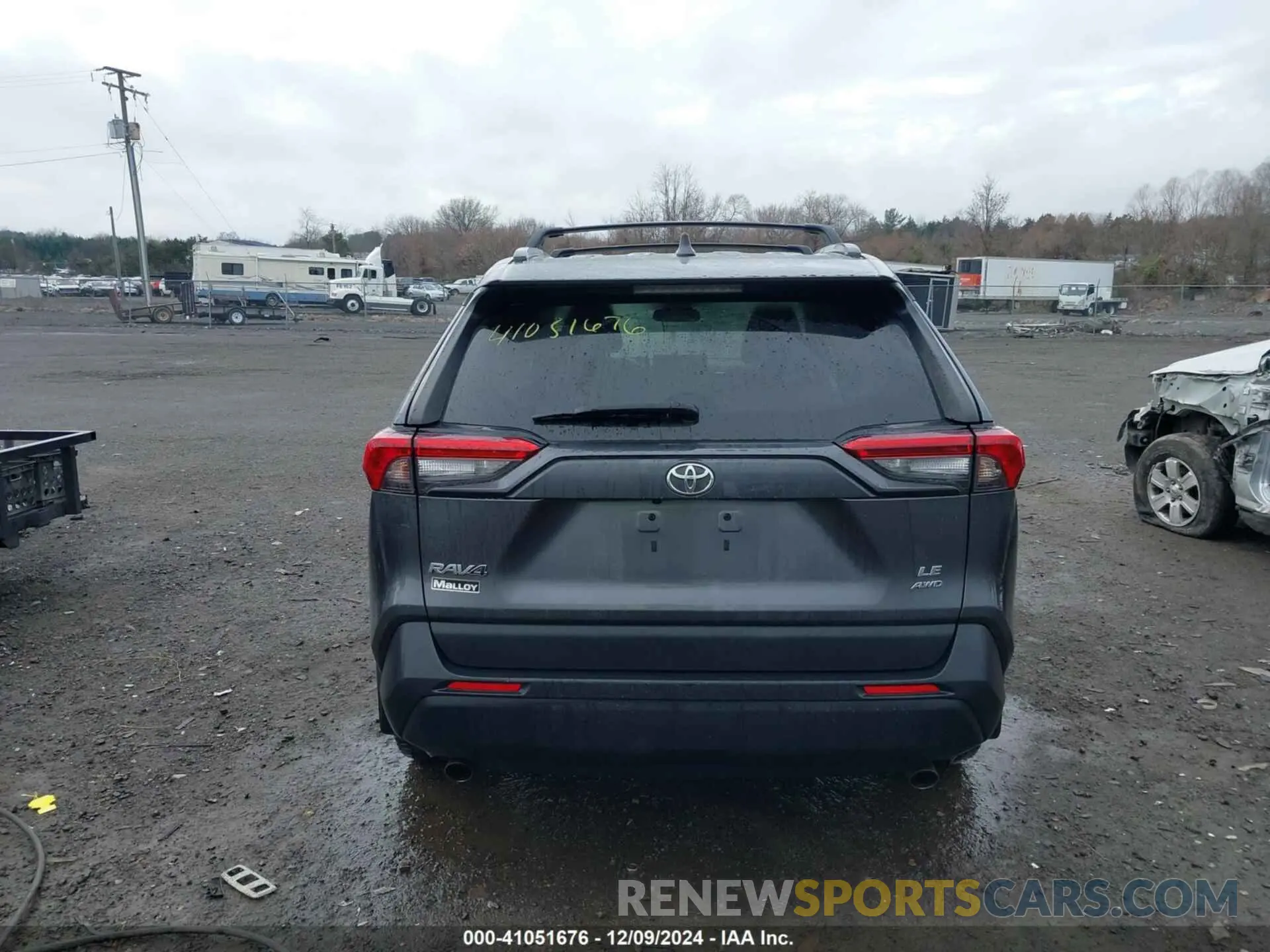17 Photograph of a damaged car 2T3G1RFV0MC143763 TOYOTA RAV4 2021