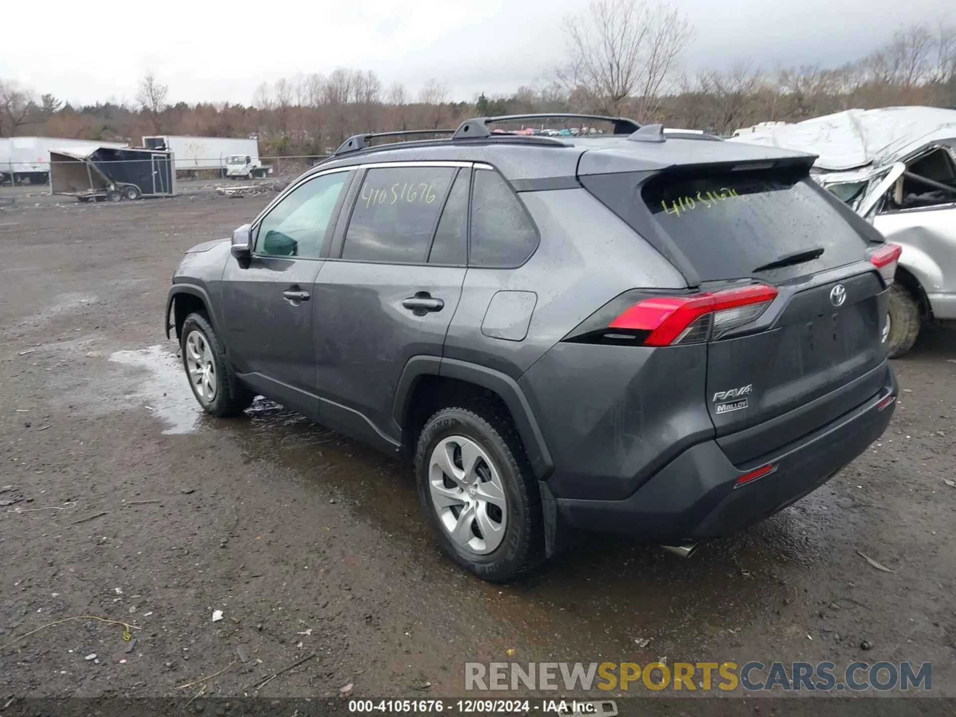 3 Photograph of a damaged car 2T3G1RFV0MC143763 TOYOTA RAV4 2021