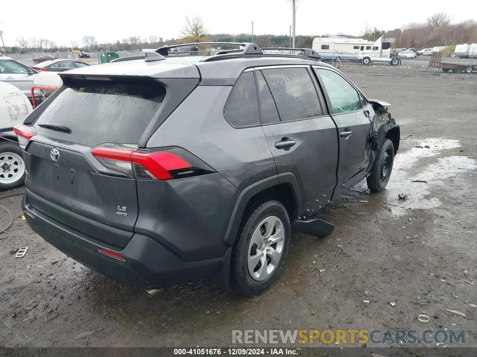 4 Photograph of a damaged car 2T3G1RFV0MC143763 TOYOTA RAV4 2021