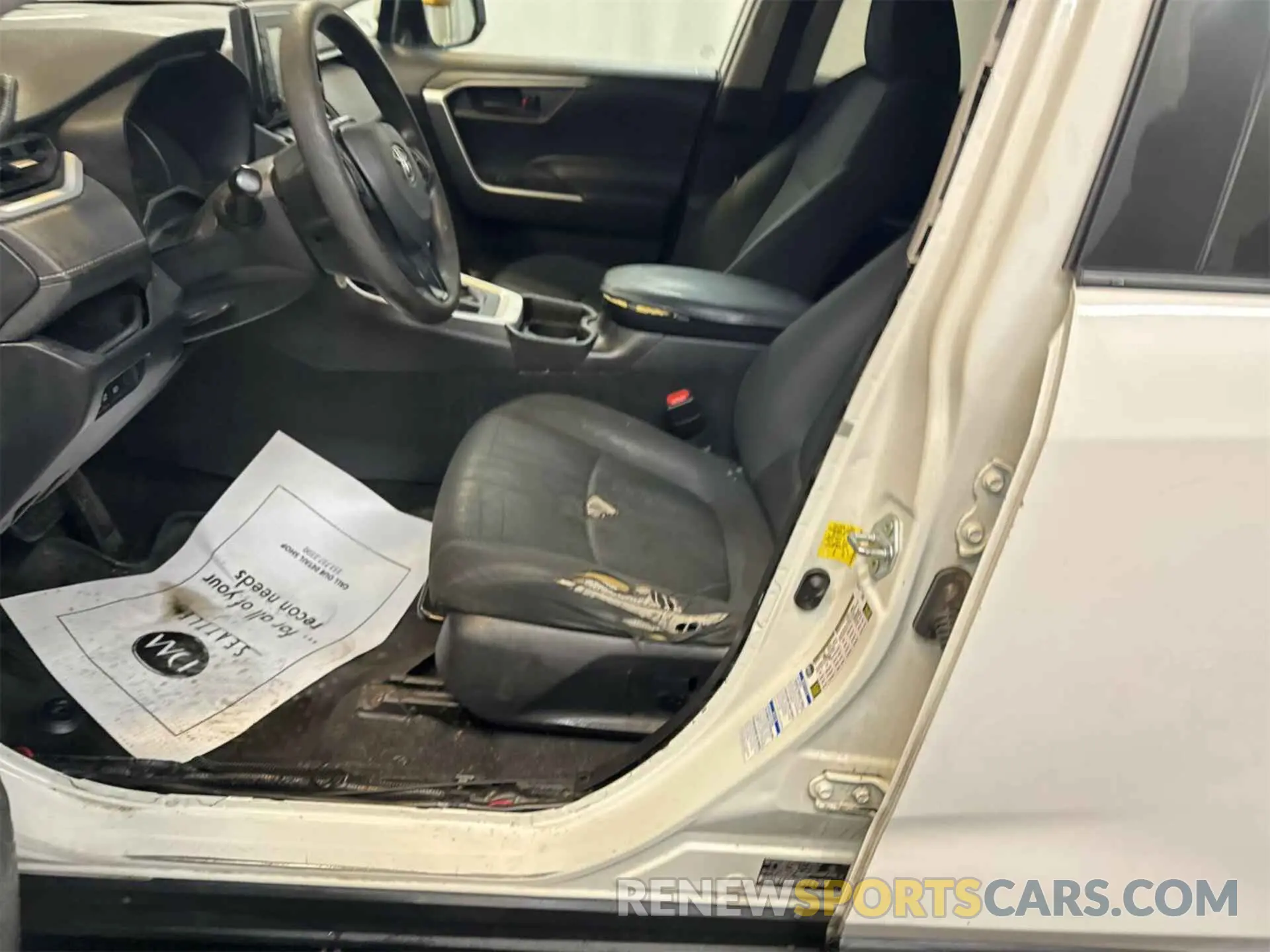 21 Photograph of a damaged car 2T3G1RFV0MC183017 TOYOTA RAV4 2021