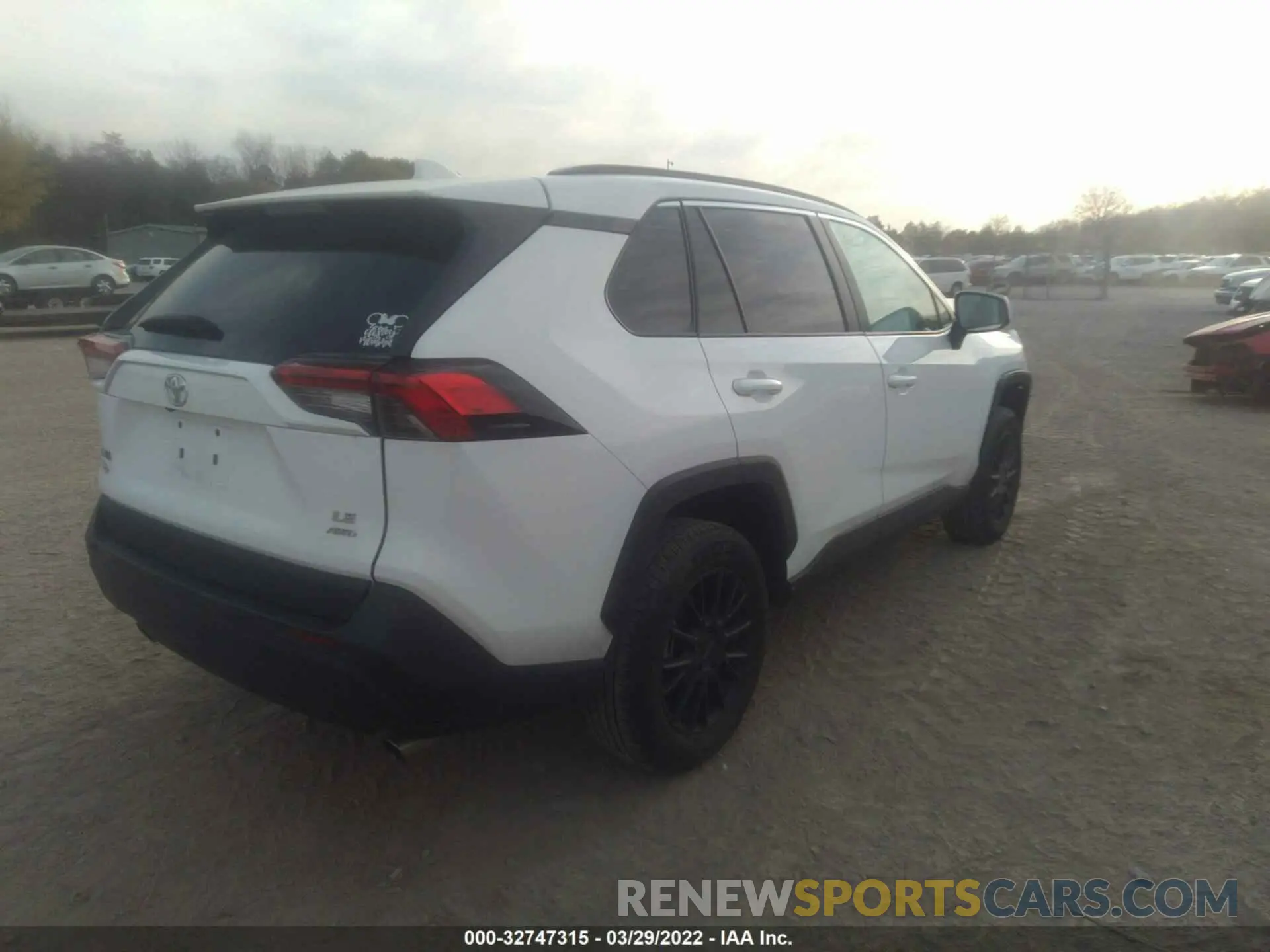 4 Photograph of a damaged car 2T3G1RFV0MC188086 TOYOTA RAV4 2021