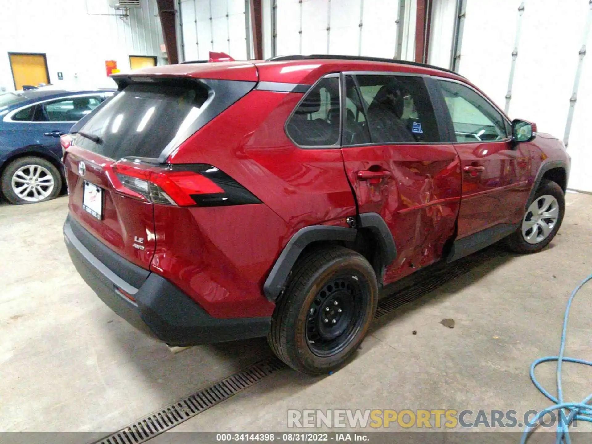 4 Photograph of a damaged car 2T3G1RFV0MW190886 TOYOTA RAV4 2021