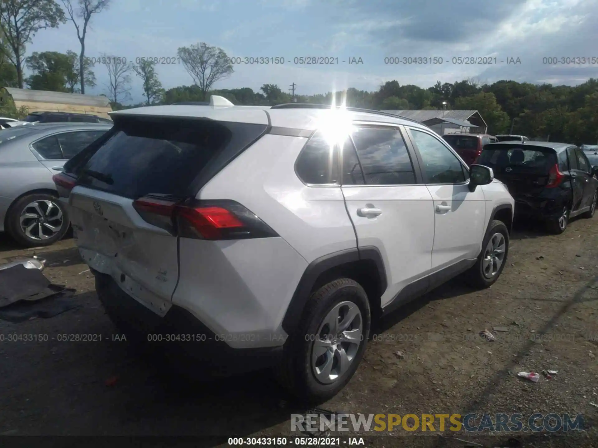 4 Photograph of a damaged car 2T3G1RFV1MC155114 TOYOTA RAV4 2021