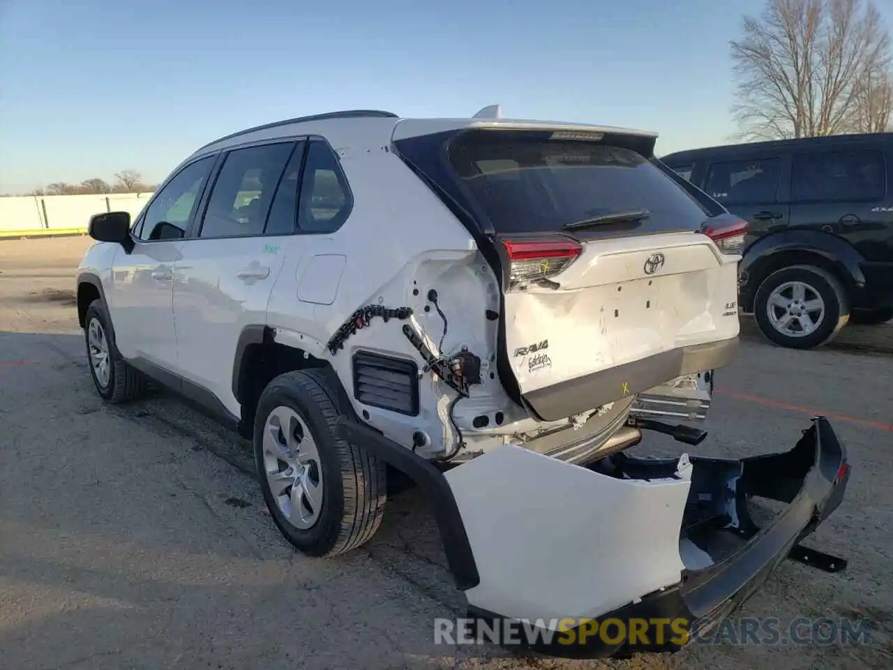 3 Photograph of a damaged car 2T3G1RFV1MC228630 TOYOTA RAV4 2021