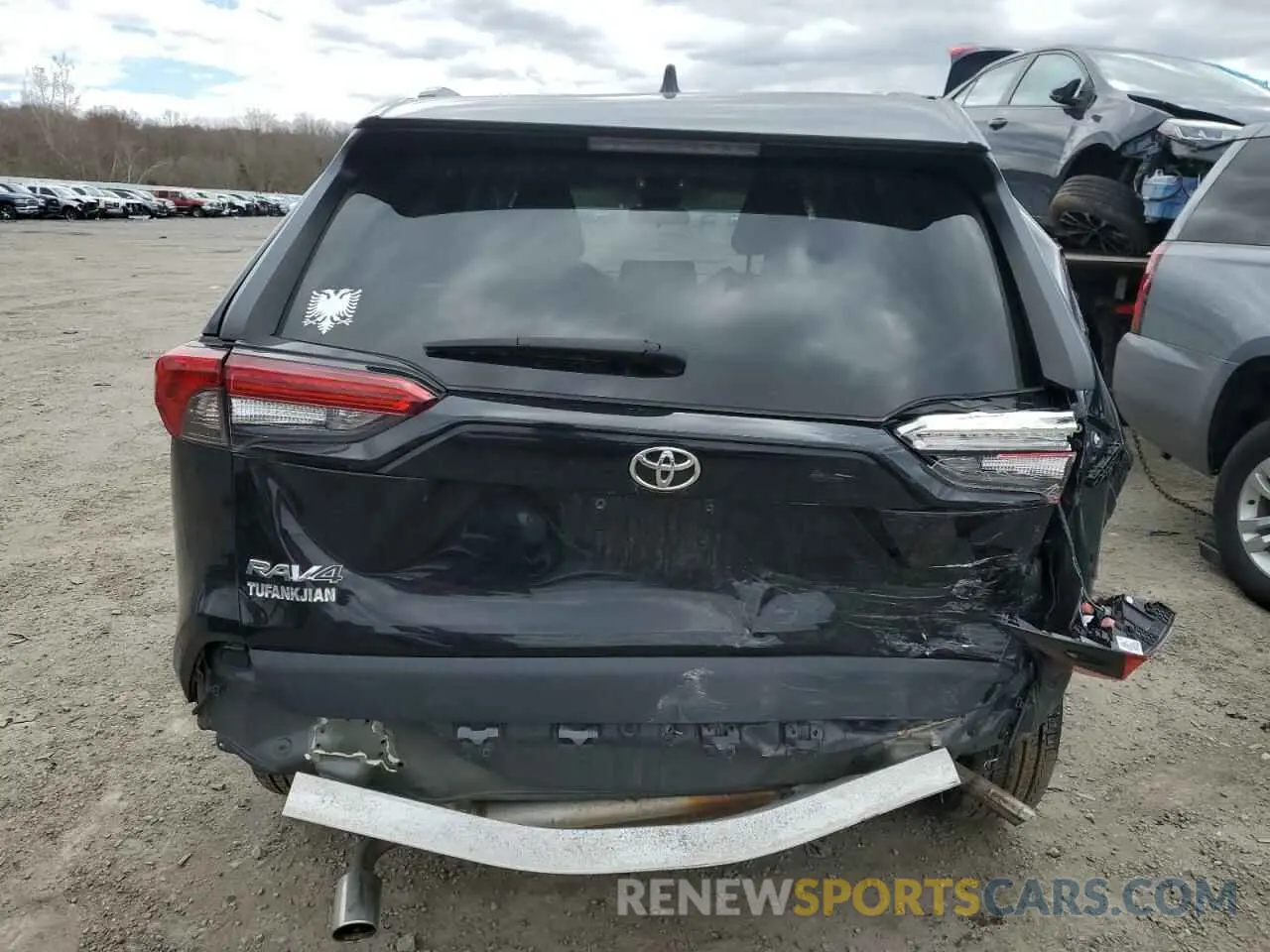6 Photograph of a damaged car 2T3G1RFV1MC252300 TOYOTA RAV4 2021