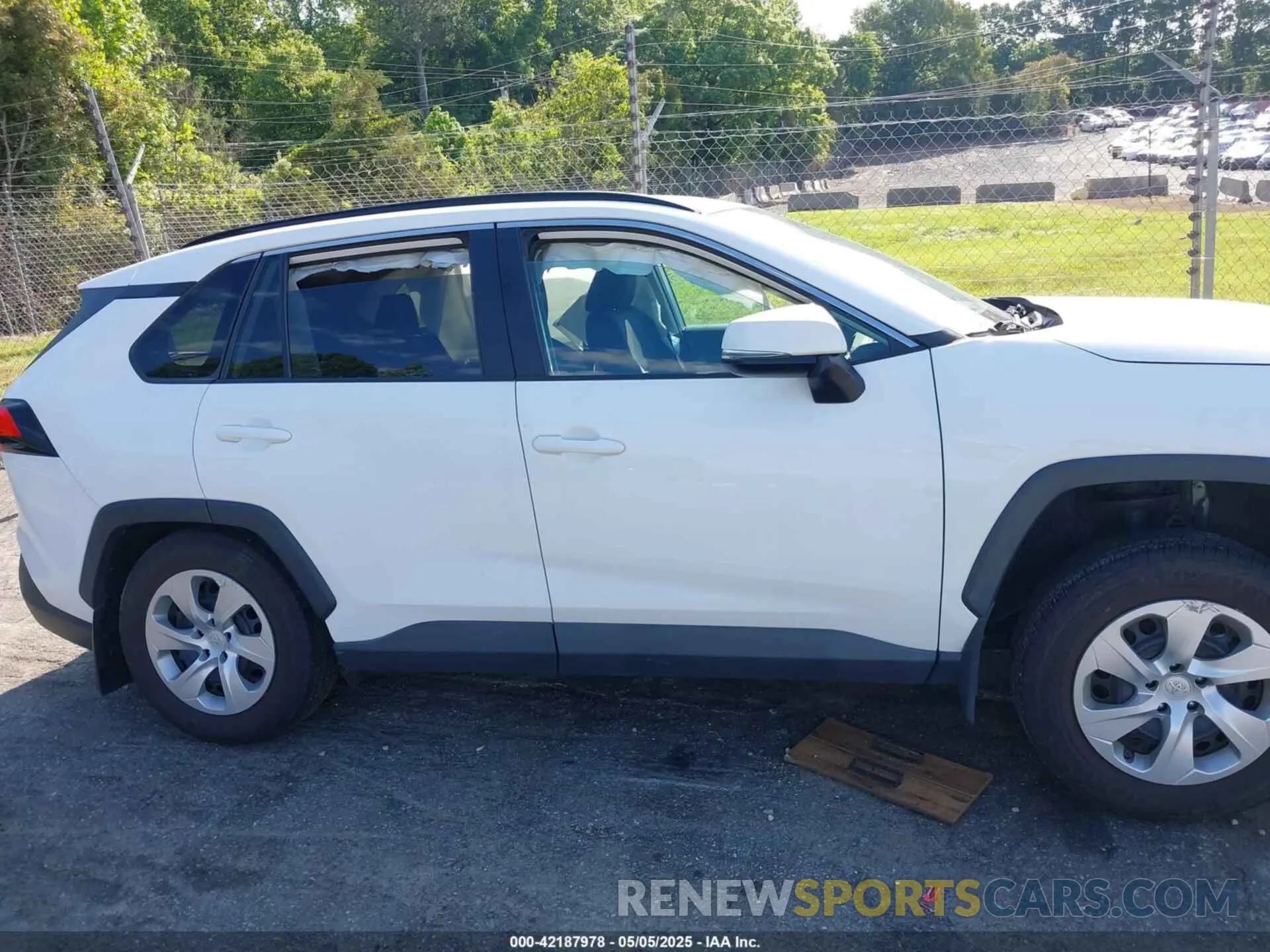 13 Photograph of a damaged car 2T3G1RFV1MW214483 TOYOTA RAV4 2021