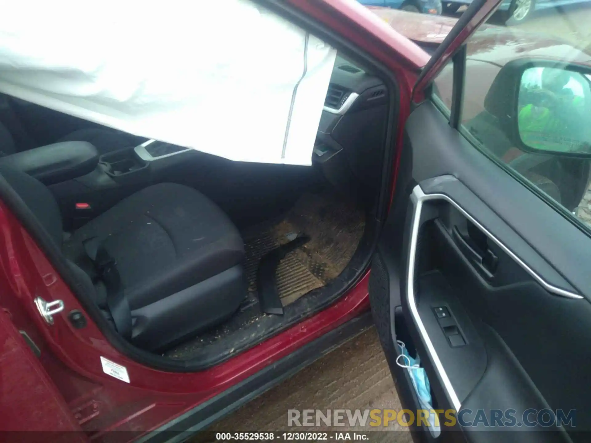 5 Photograph of a damaged car 2T3G1RFV2MC142484 TOYOTA RAV4 2021