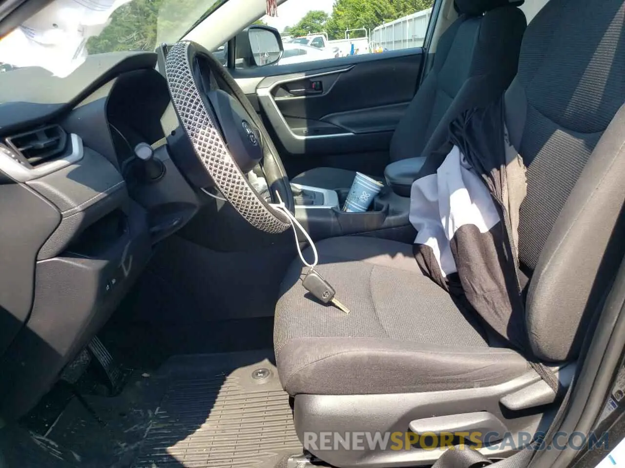 7 Photograph of a damaged car 2T3G1RFV2MC146440 TOYOTA RAV4 2021