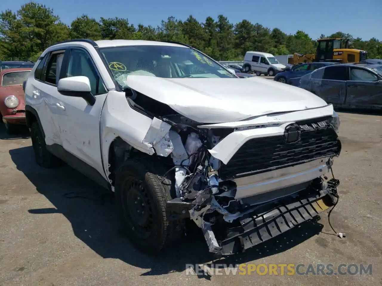 1 Photograph of a damaged car 2T3G1RFV2MW158540 TOYOTA RAV4 2021