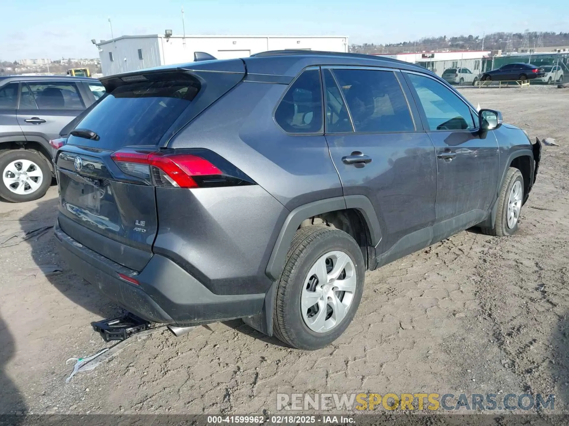 4 Photograph of a damaged car 2T3G1RFV3MC168172 TOYOTA RAV4 2021