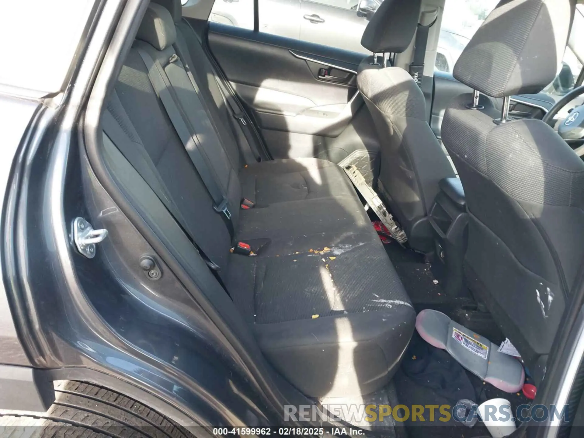 8 Photograph of a damaged car 2T3G1RFV3MC168172 TOYOTA RAV4 2021