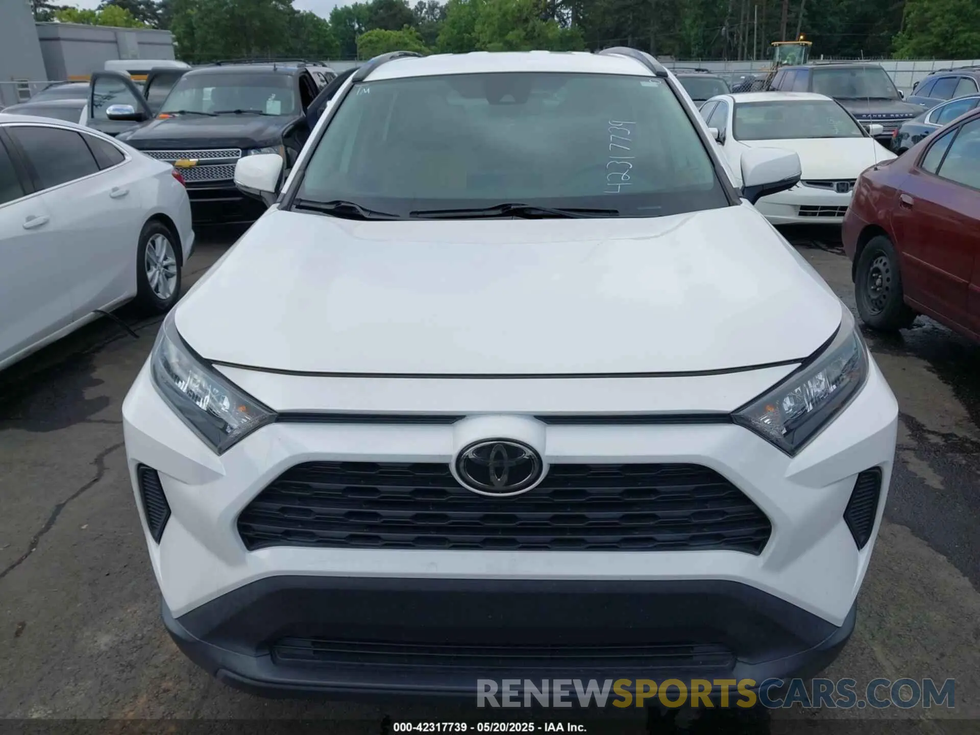 11 Photograph of a damaged car 2T3G1RFV3MC170262 TOYOTA RAV4 2021