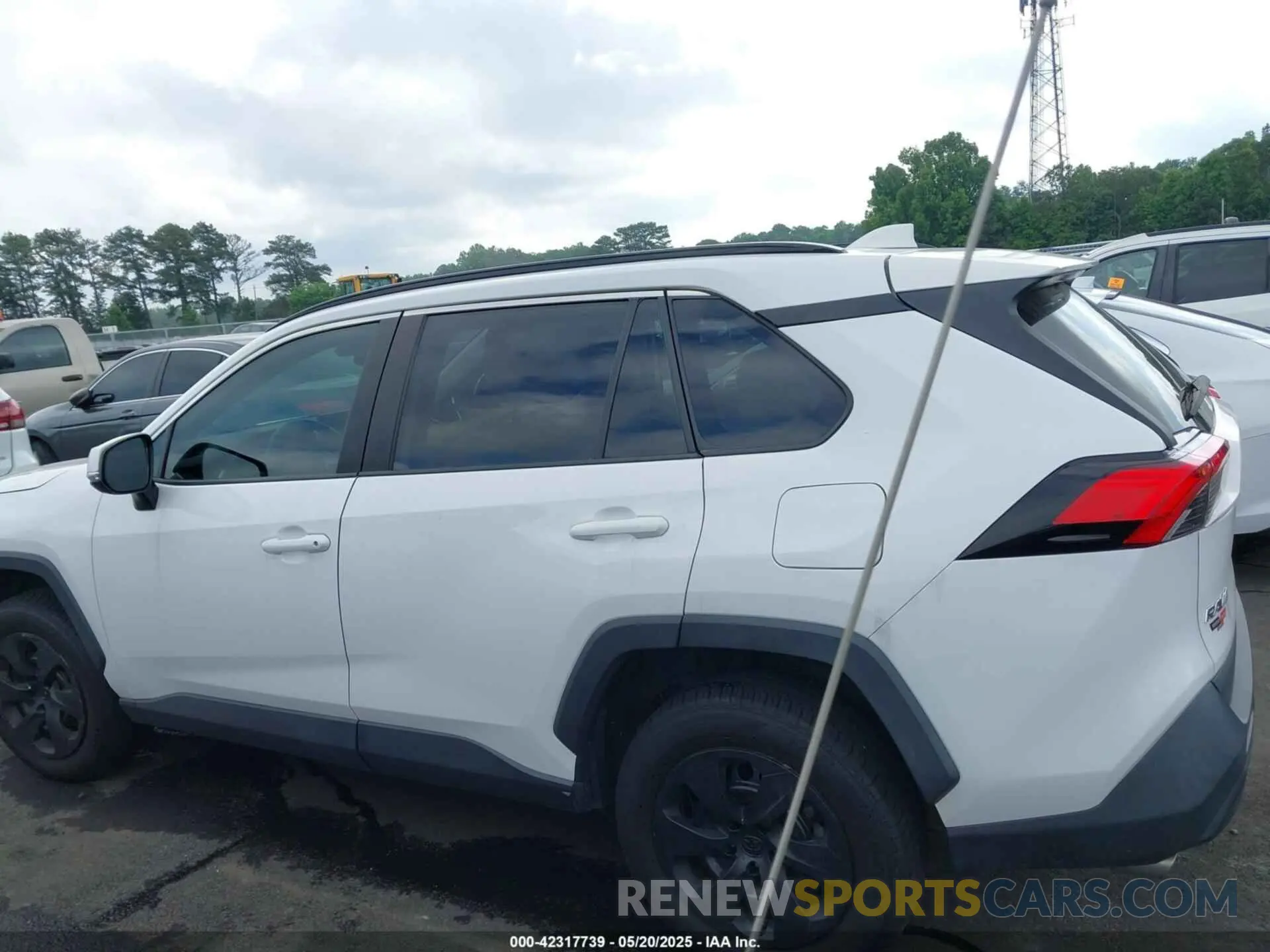 13 Photograph of a damaged car 2T3G1RFV3MC170262 TOYOTA RAV4 2021