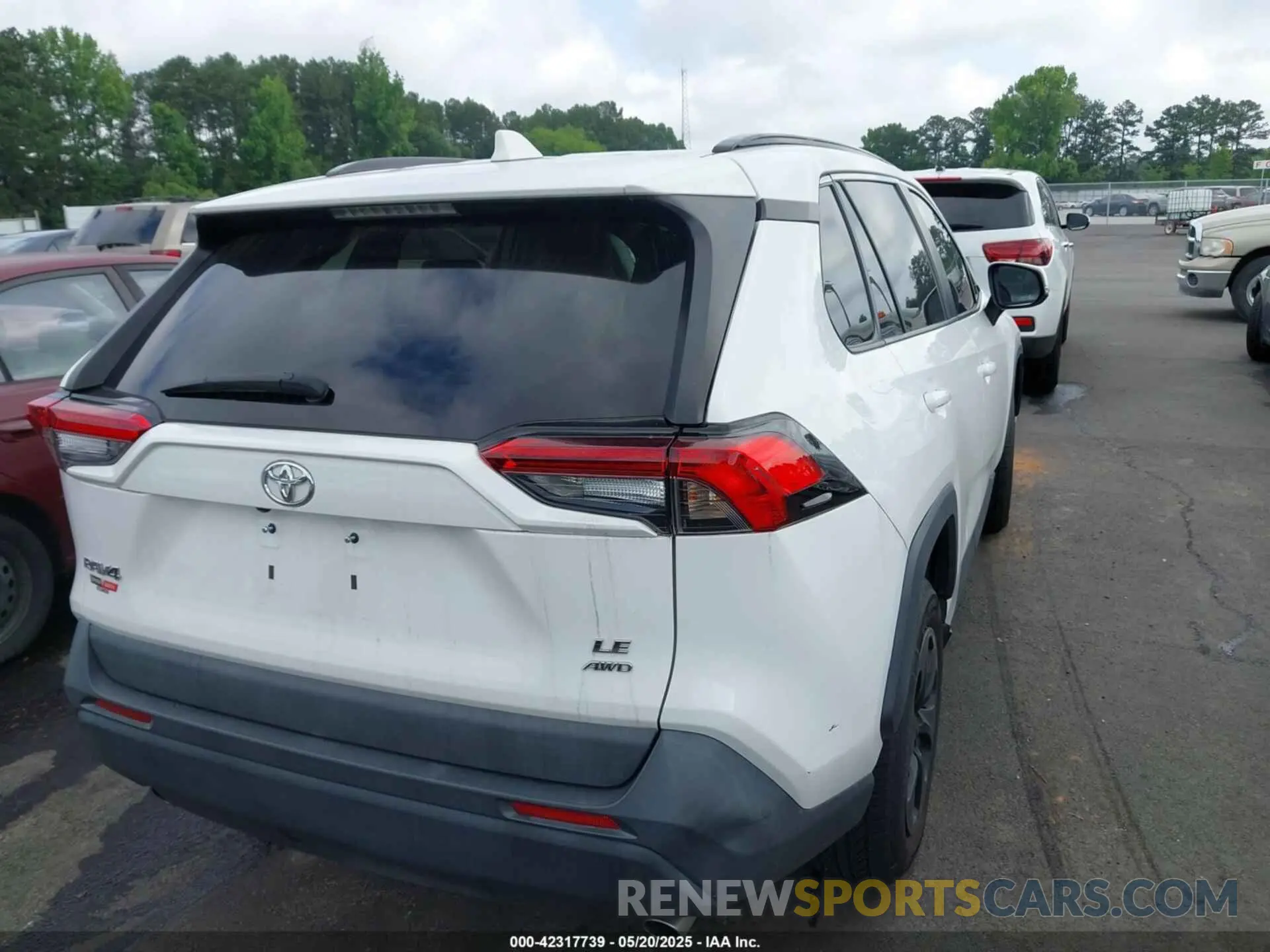 4 Photograph of a damaged car 2T3G1RFV3MC170262 TOYOTA RAV4 2021