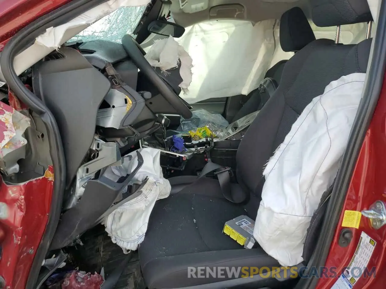 7 Photograph of a damaged car 2T3G1RFV3MW246724 TOYOTA RAV4 2021