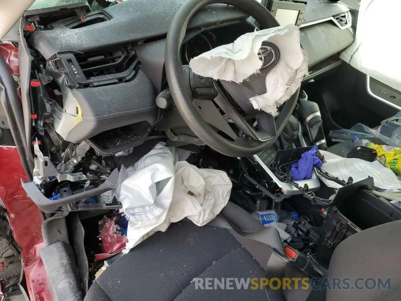 8 Photograph of a damaged car 2T3G1RFV3MW246724 TOYOTA RAV4 2021