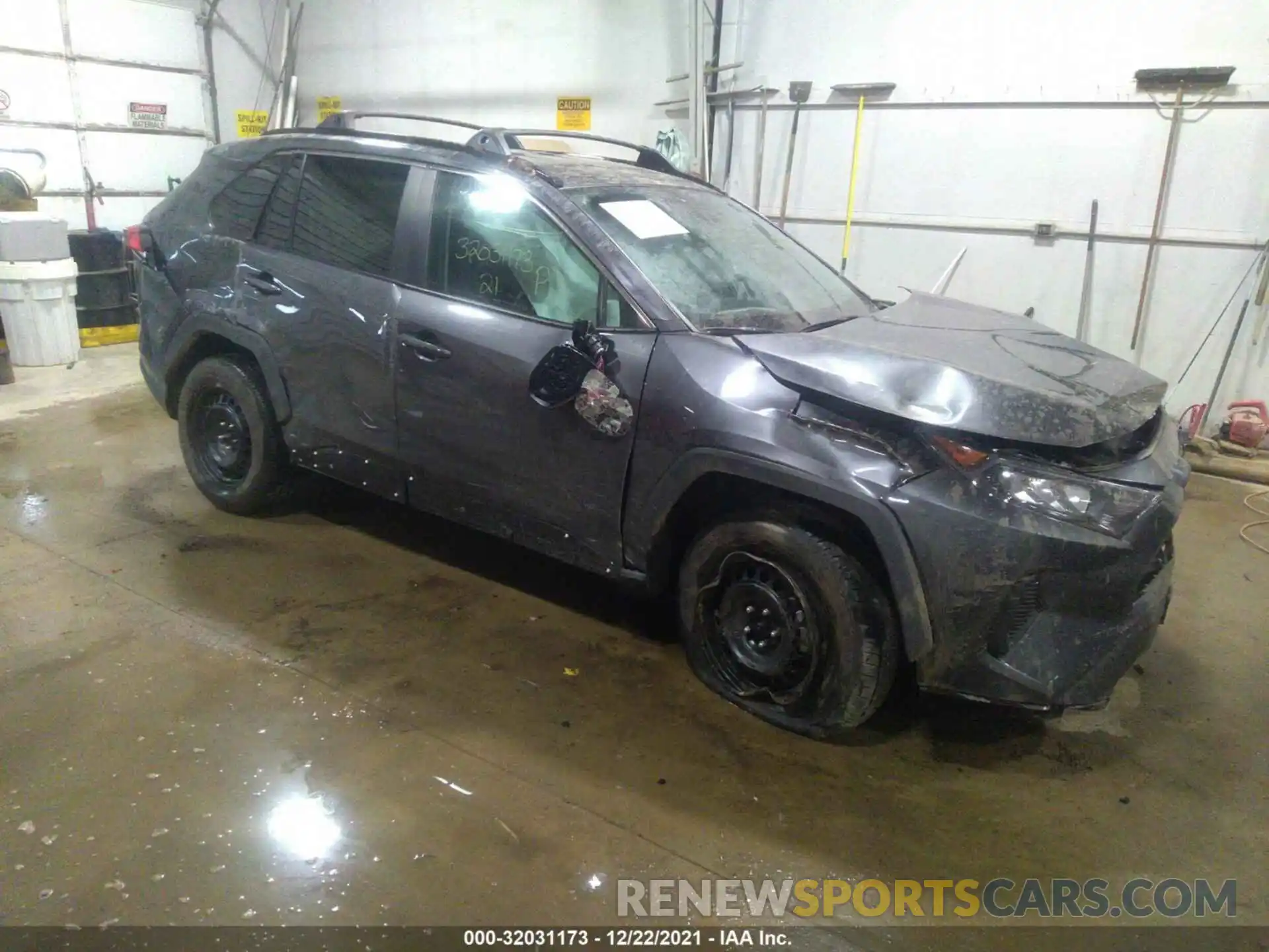 1 Photograph of a damaged car 2T3G1RFV4MC162557 TOYOTA RAV4 2021