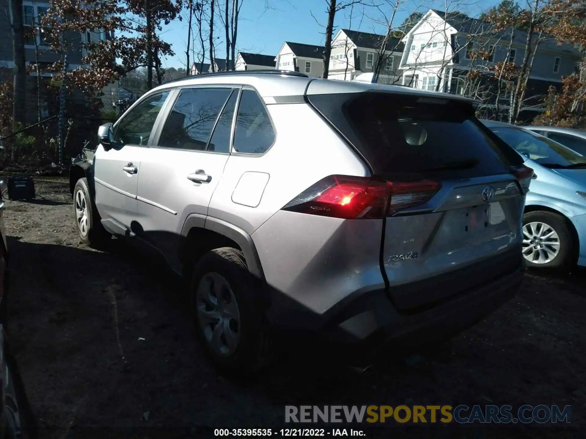 3 Photograph of a damaged car 2T3G1RFV4MC242893 TOYOTA RAV4 2021