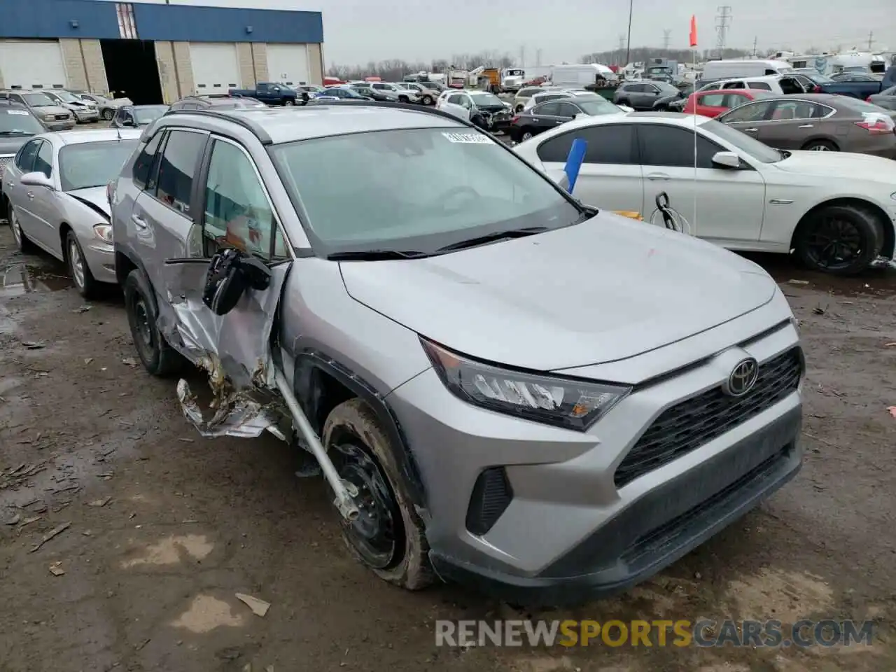 1 Photograph of a damaged car 2T3G1RFV4MW168664 TOYOTA RAV4 2021