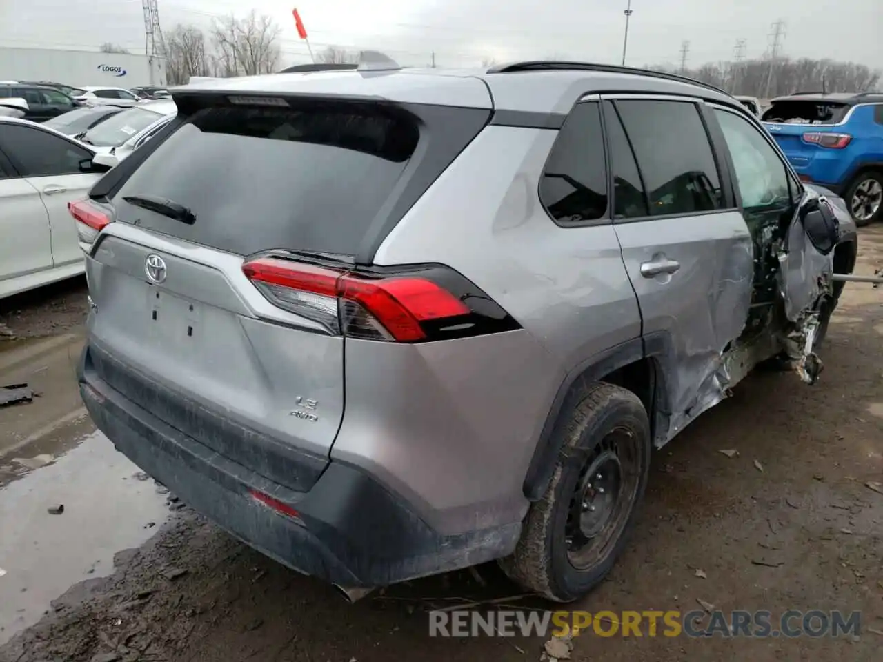 4 Photograph of a damaged car 2T3G1RFV4MW168664 TOYOTA RAV4 2021