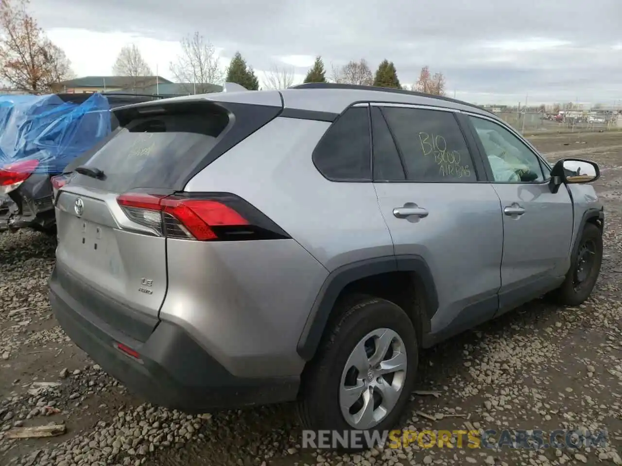 4 Photograph of a damaged car 2T3G1RFV5MC162566 TOYOTA RAV4 2021