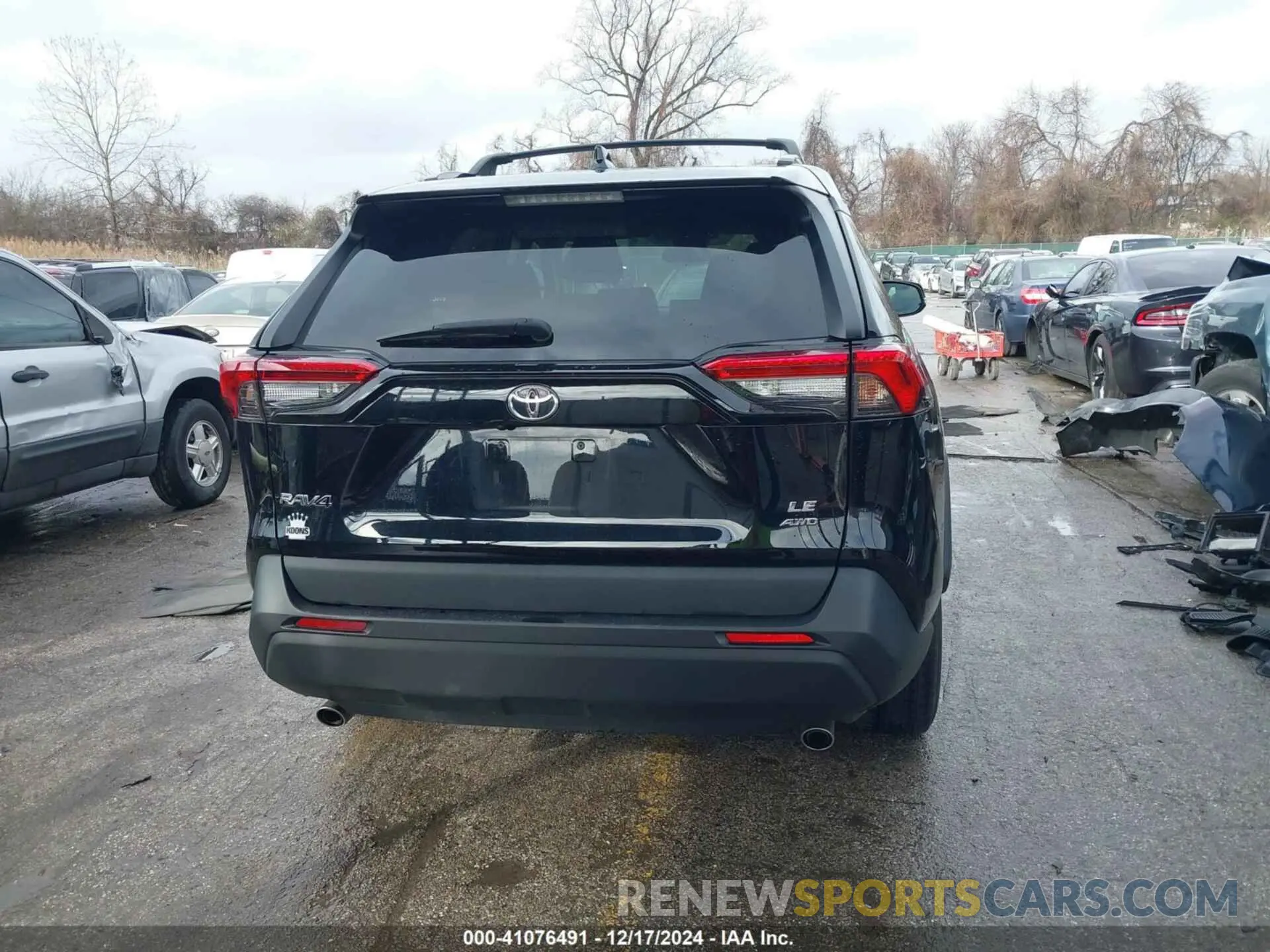 17 Photograph of a damaged car 2T3G1RFV5MC228663 TOYOTA RAV4 2021