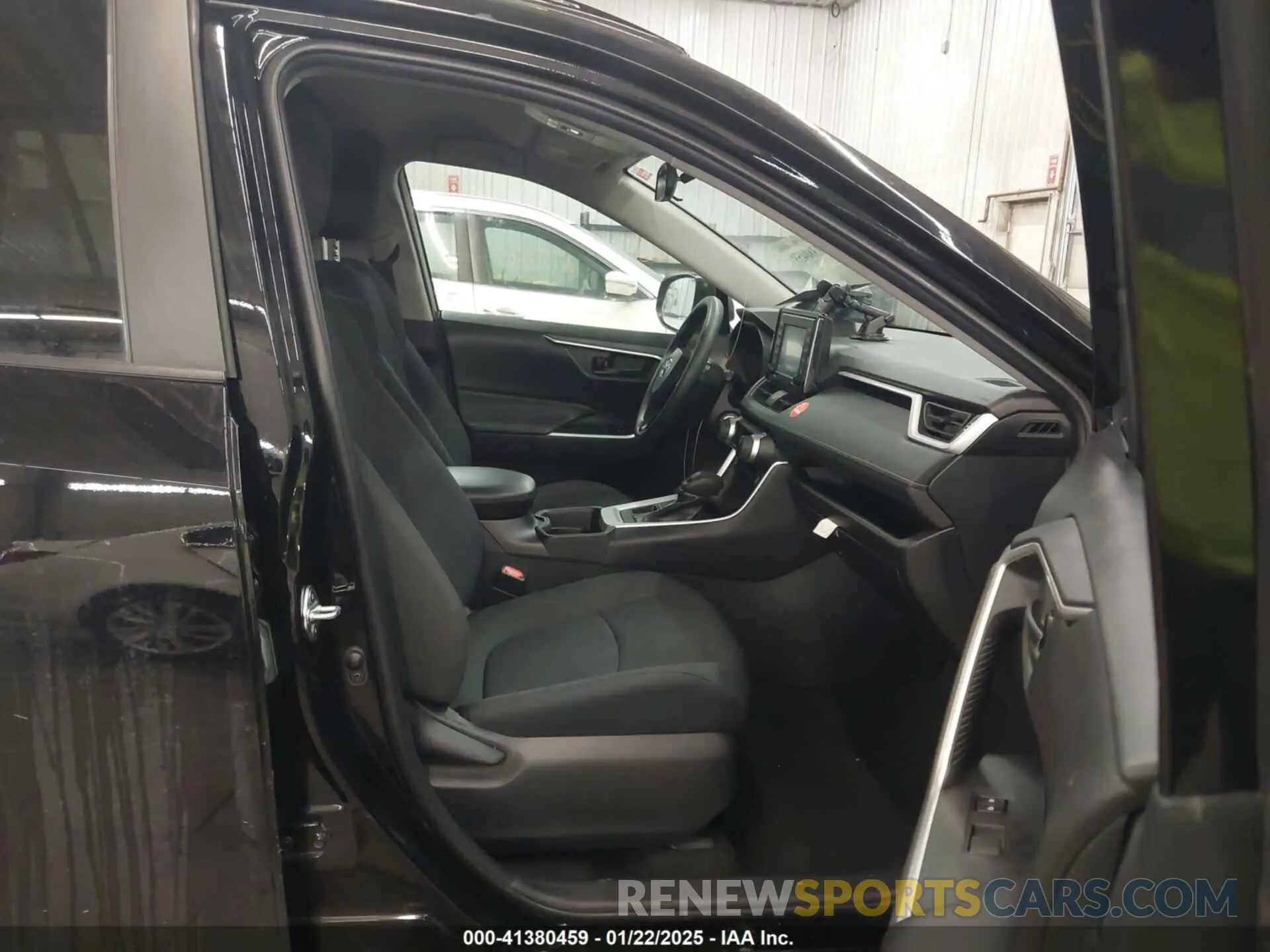 5 Photograph of a damaged car 2T3G1RFV6MC171289 TOYOTA RAV4 2021