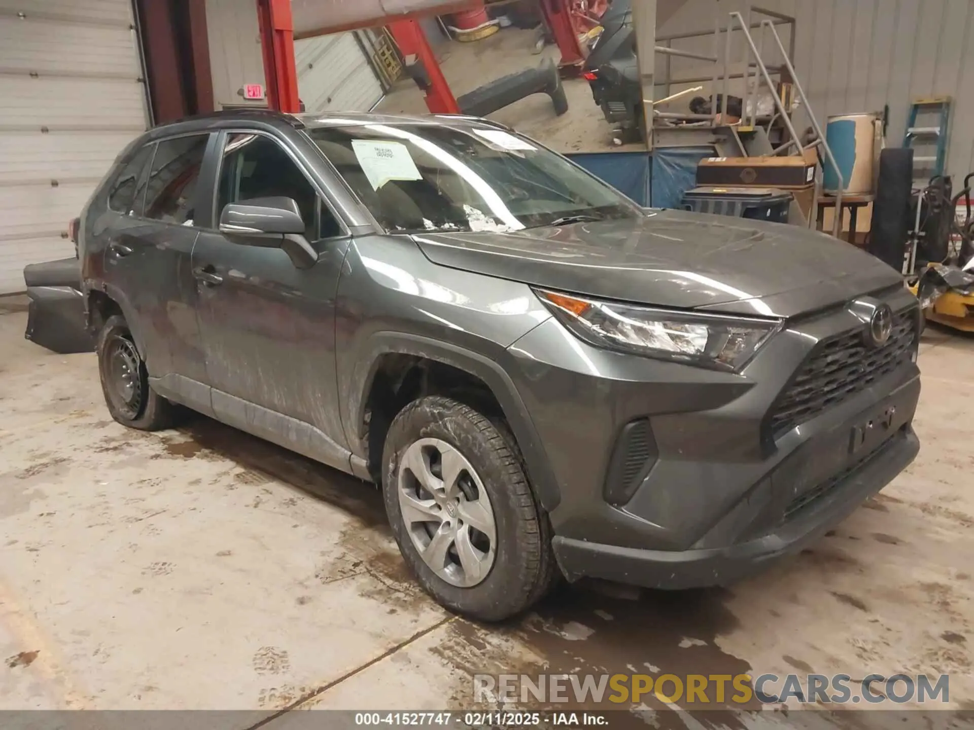 1 Photograph of a damaged car 2T3G1RFV6MC198377 TOYOTA RAV4 2021