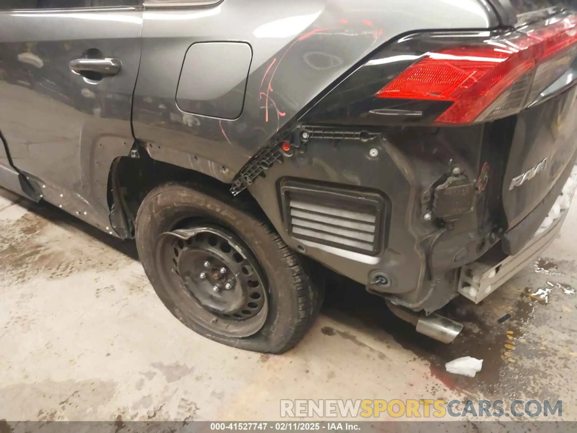 6 Photograph of a damaged car 2T3G1RFV6MC198377 TOYOTA RAV4 2021