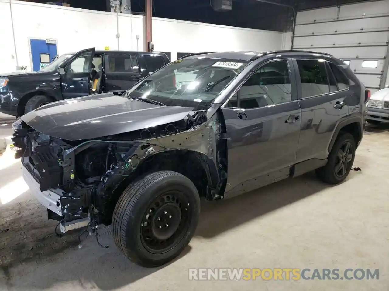 1 Photograph of a damaged car 2T3G1RFV6MW142311 TOYOTA RAV4 2021