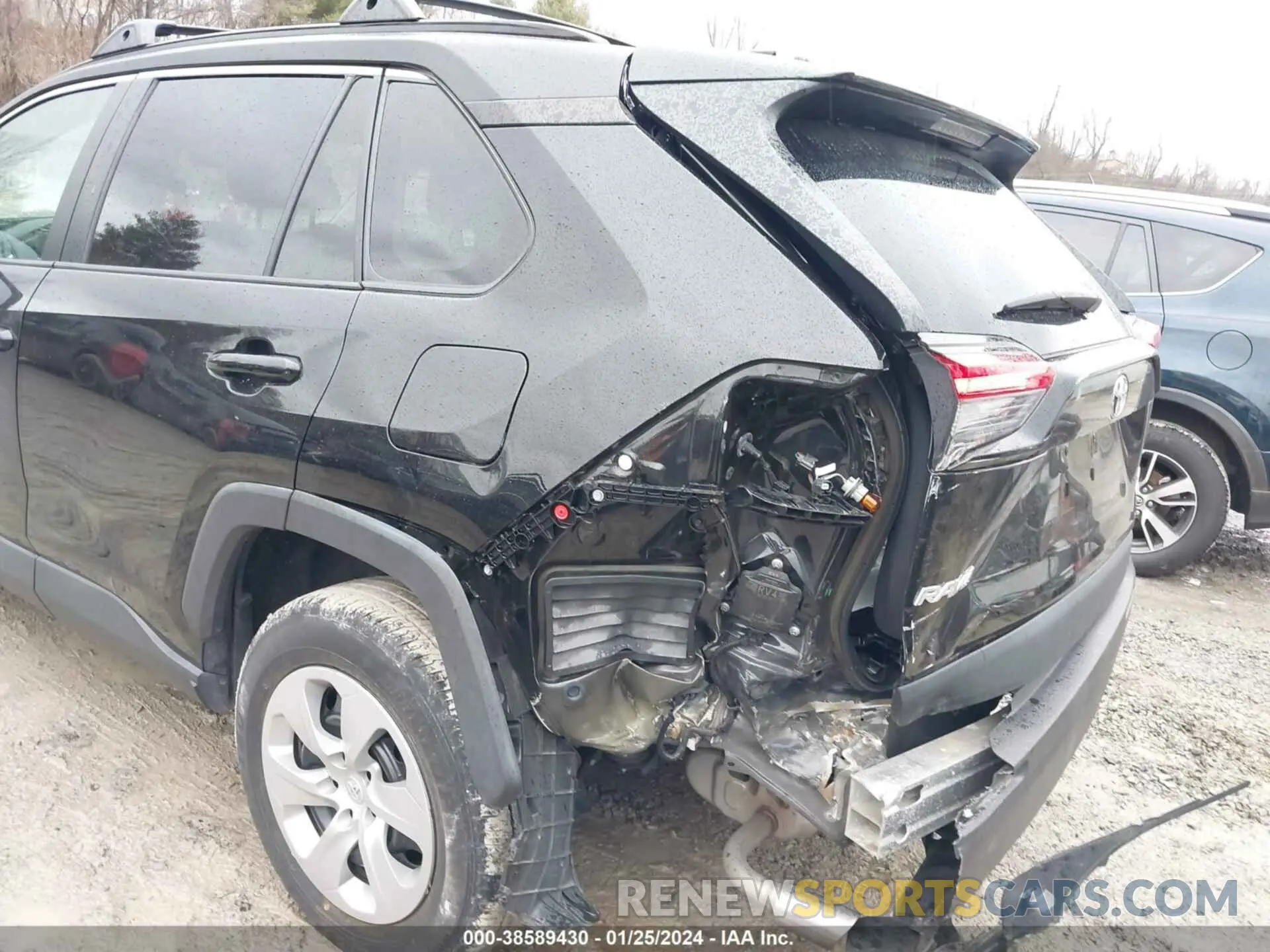 6 Photograph of a damaged car 2T3G1RFV7MC176999 TOYOTA RAV4 2021