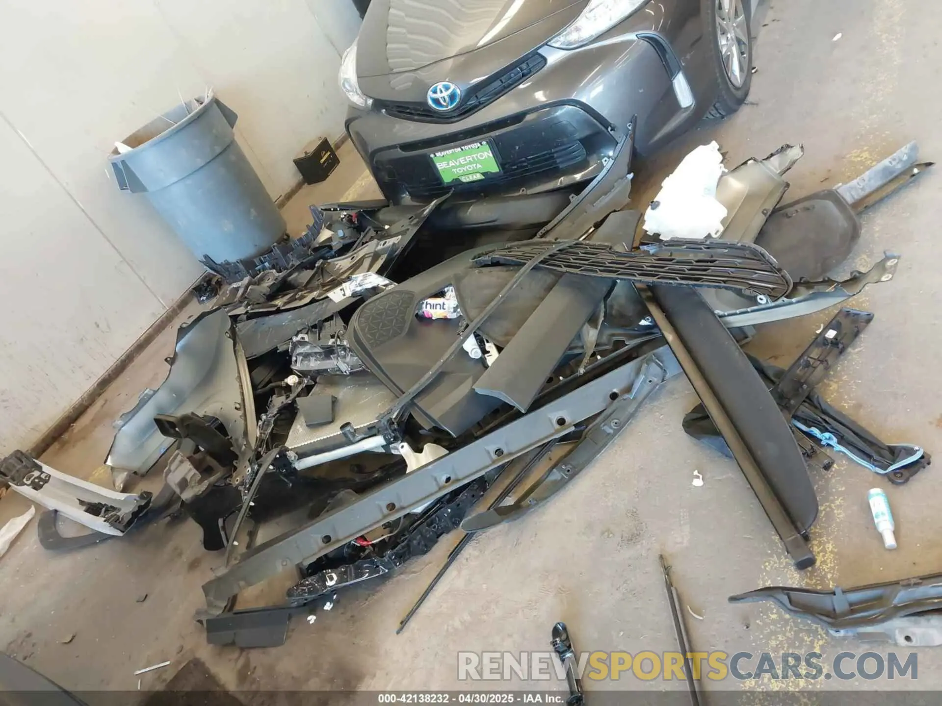 12 Photograph of a damaged car 2T3G1RFV9MC250665 TOYOTA RAV4 2021