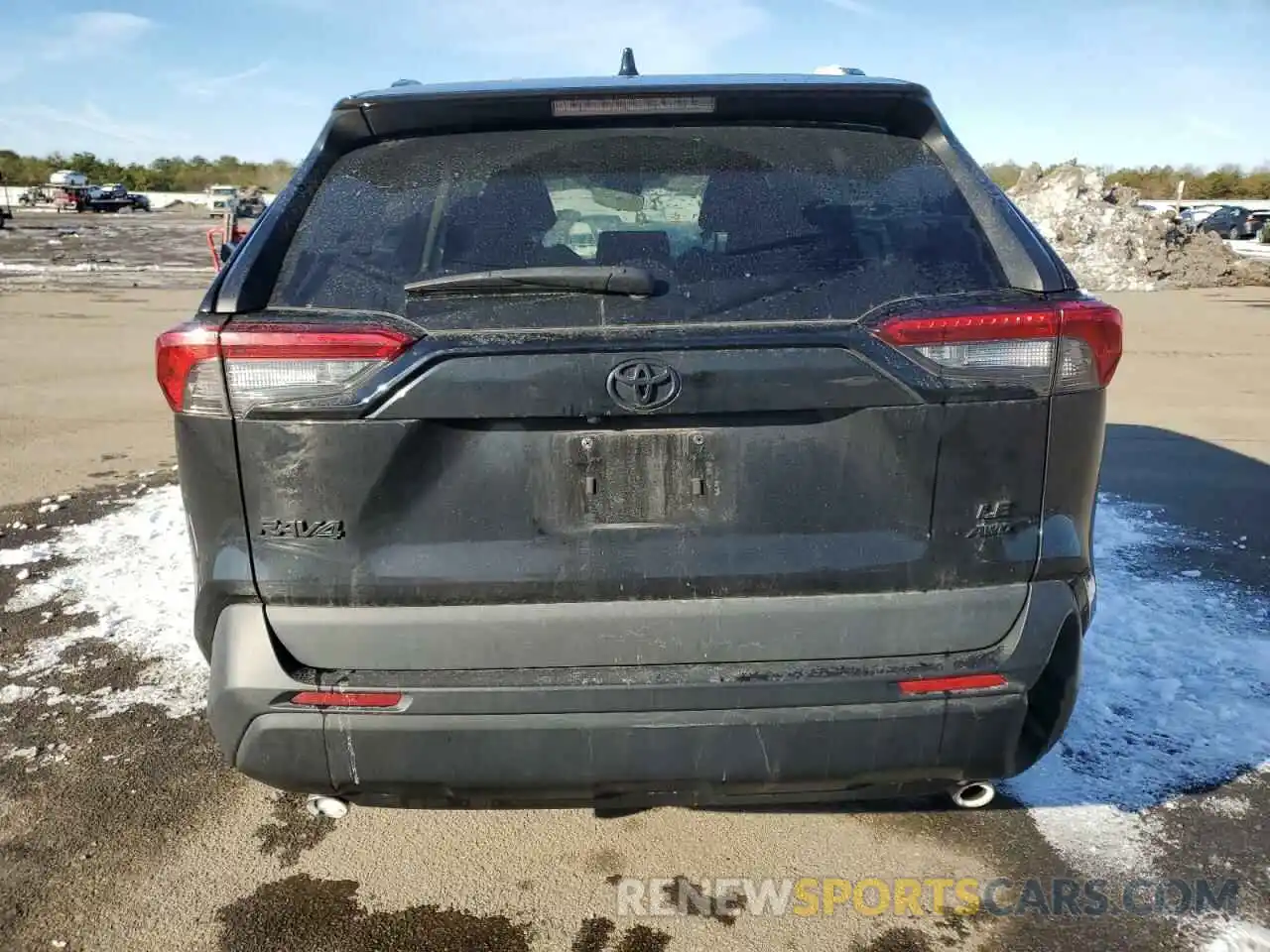 6 Photograph of a damaged car 2T3G1RFV9MW146496 TOYOTA RAV4 2021