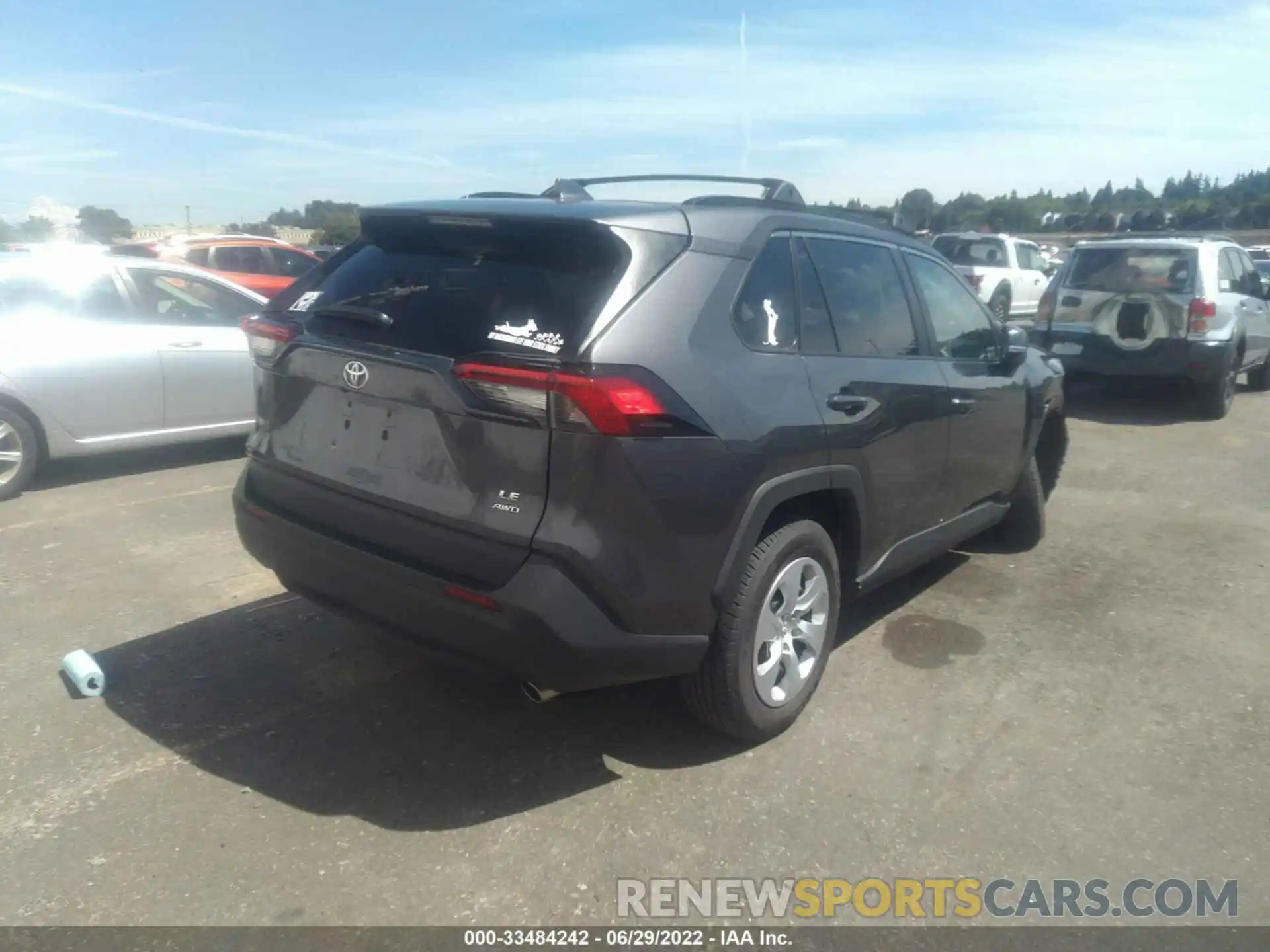 4 Photograph of a damaged car 2T3G1RFVXMC236161 TOYOTA RAV4 2021