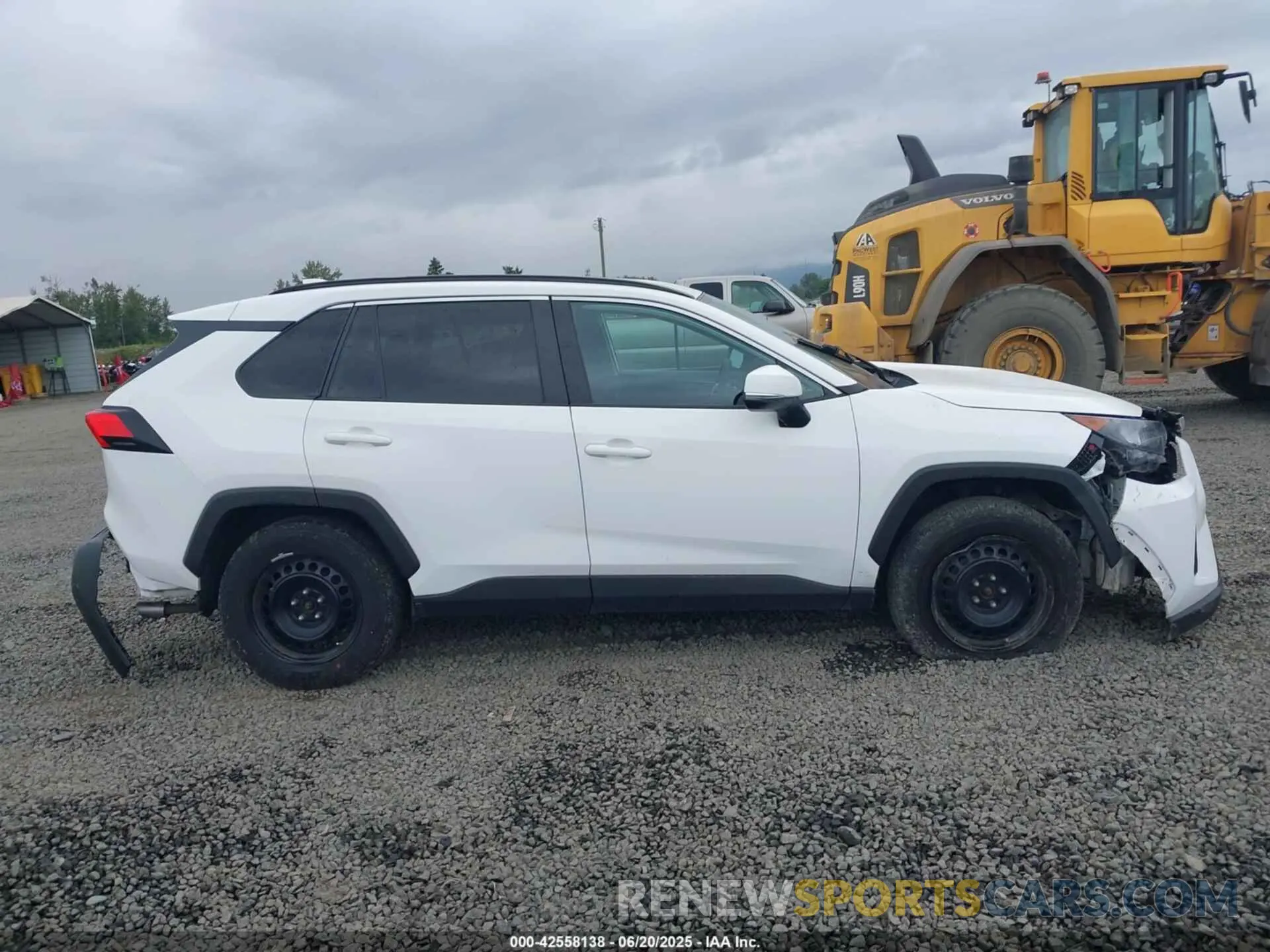 13 Photograph of a damaged car 2T3G1RFVXMW217592 TOYOTA RAV4 2021