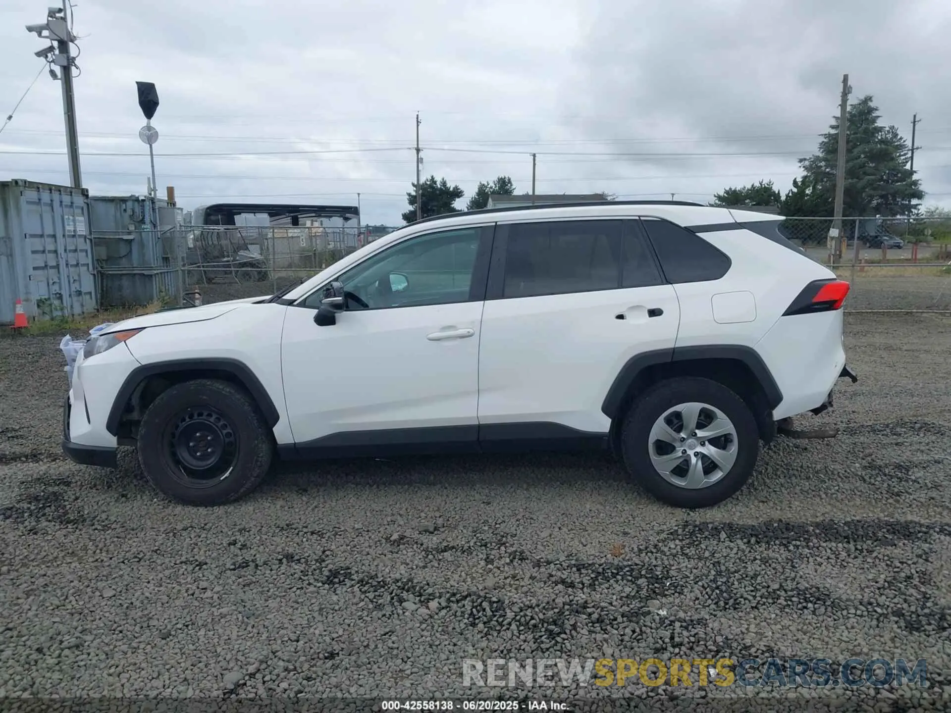 14 Photograph of a damaged car 2T3G1RFVXMW217592 TOYOTA RAV4 2021