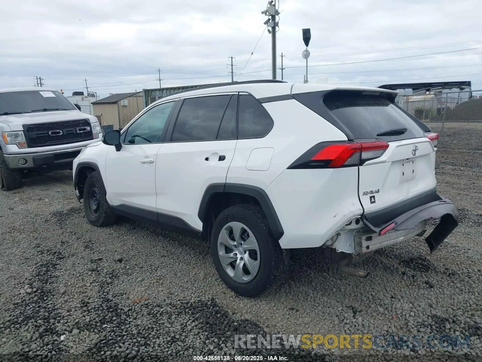 3 Photograph of a damaged car 2T3G1RFVXMW217592 TOYOTA RAV4 2021