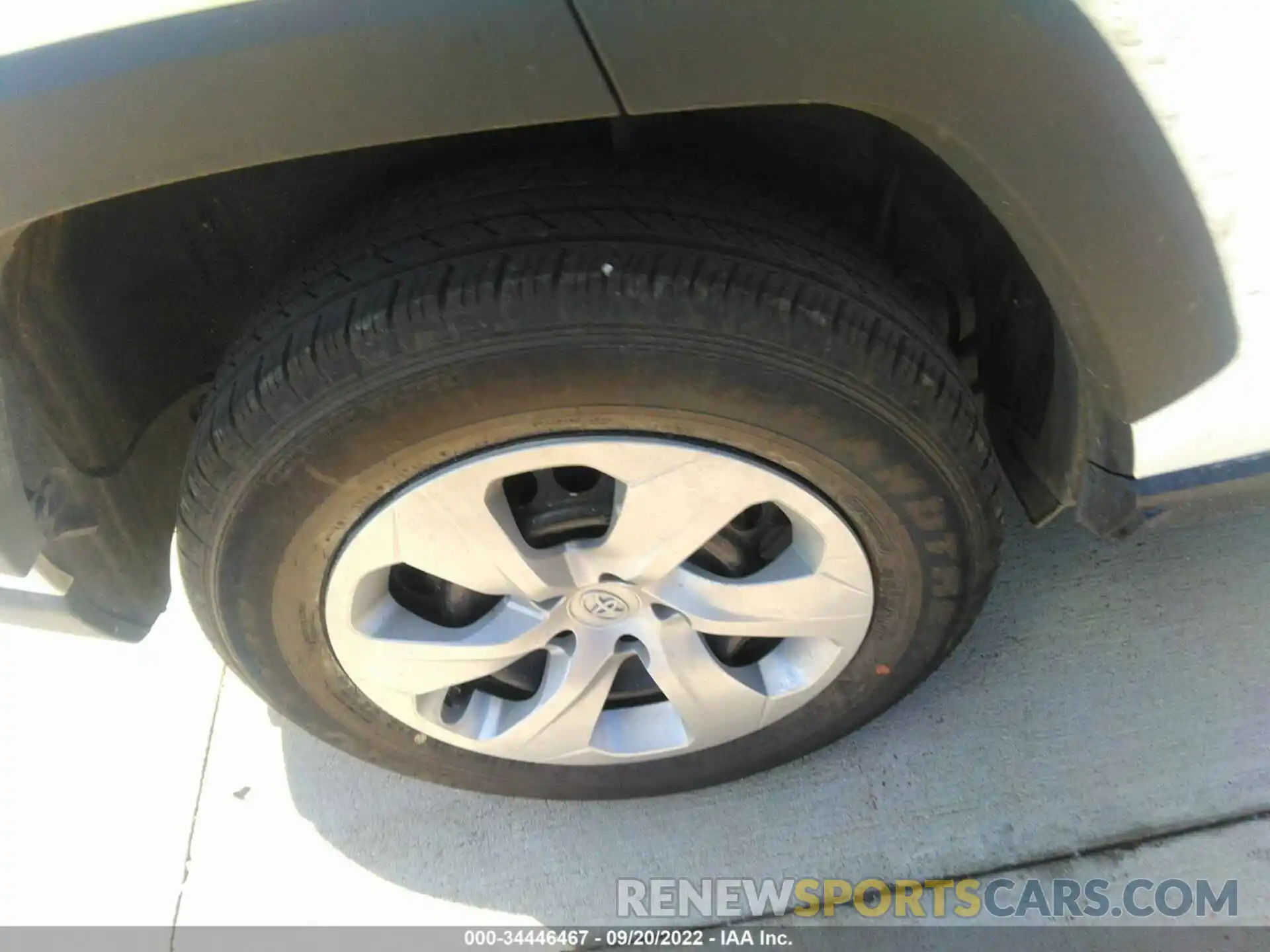 14 Photograph of a damaged car 2T3H1RFV0MC099395 TOYOTA RAV4 2021