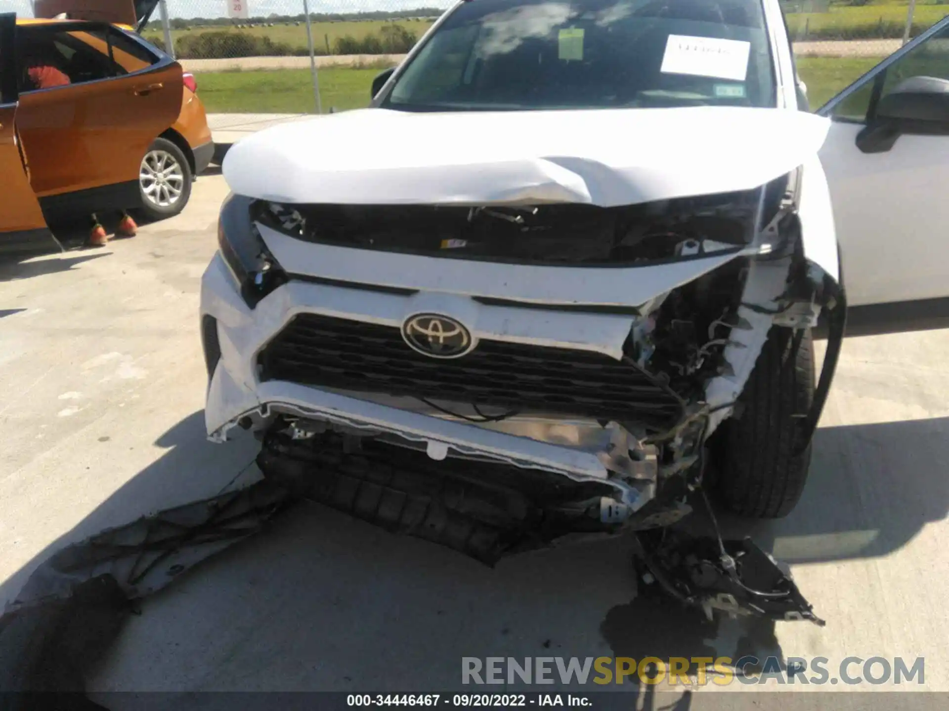 6 Photograph of a damaged car 2T3H1RFV0MC099395 TOYOTA RAV4 2021